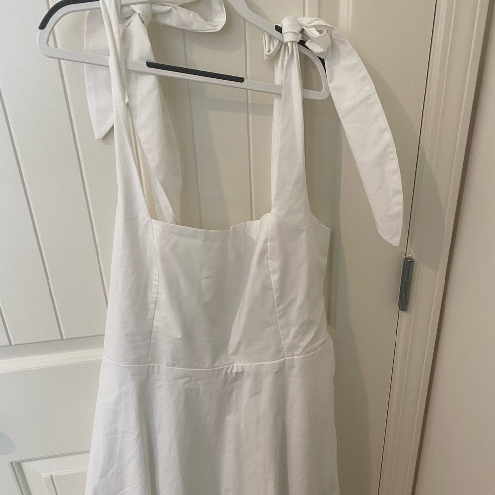 Show me your MuMu white dress!